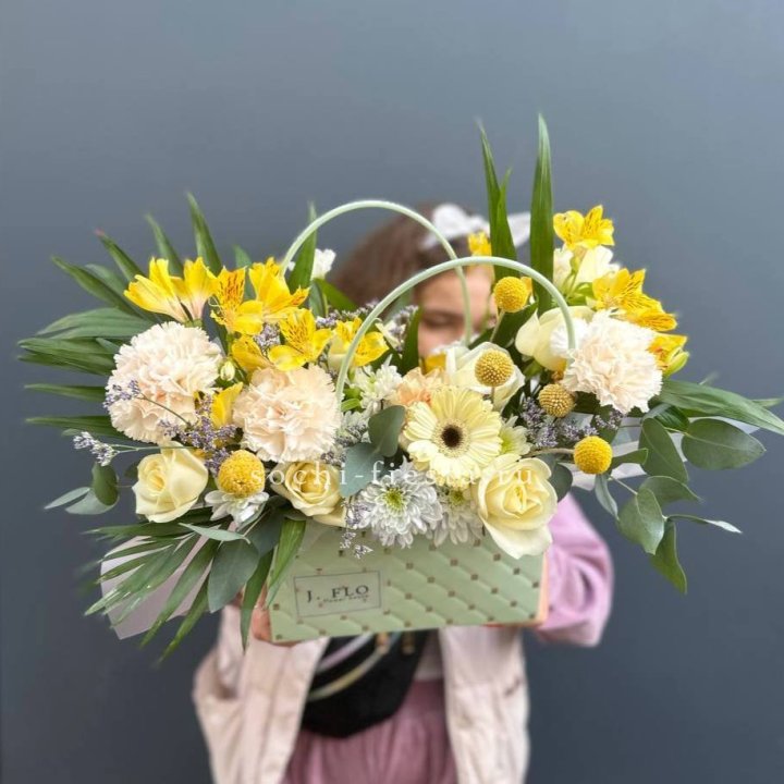 Сумочка с розами "Эпиа" в Нижневартовске