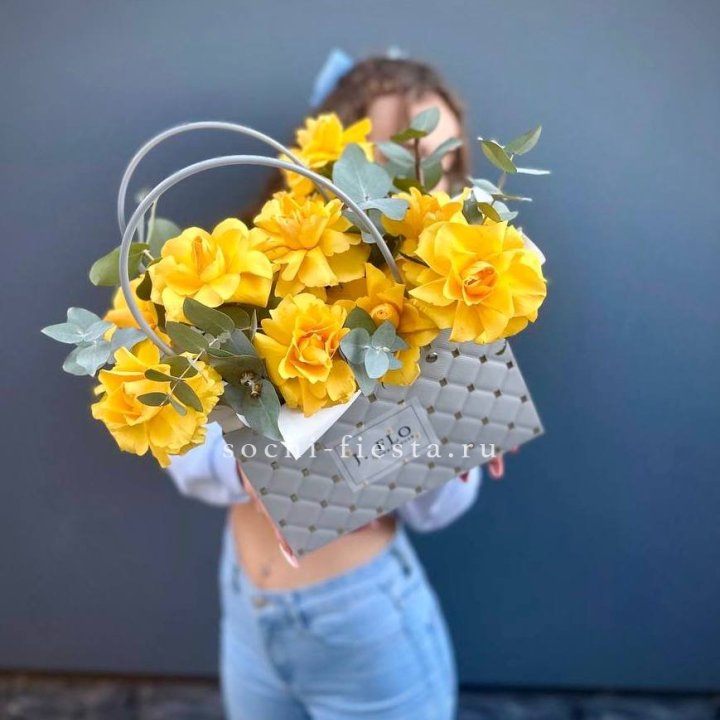 Сумочка с розами "Эдель" в Нижневартовске