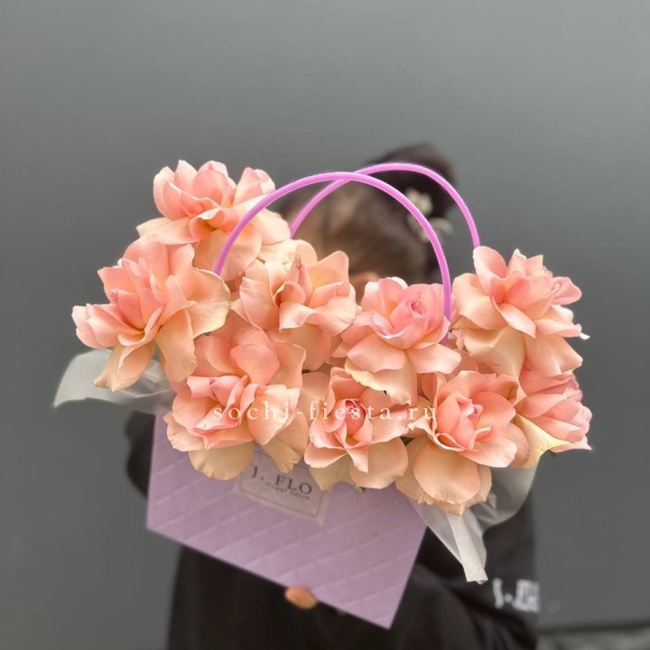 Сумочка с розами "Кети" в Нижневартовске