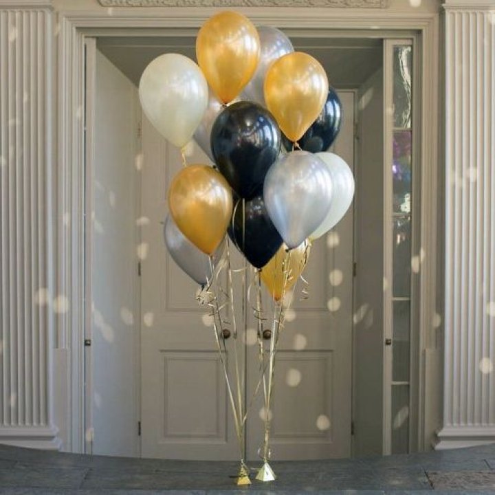 Фонтан шаров "Фаерворк" в Нижневартовске