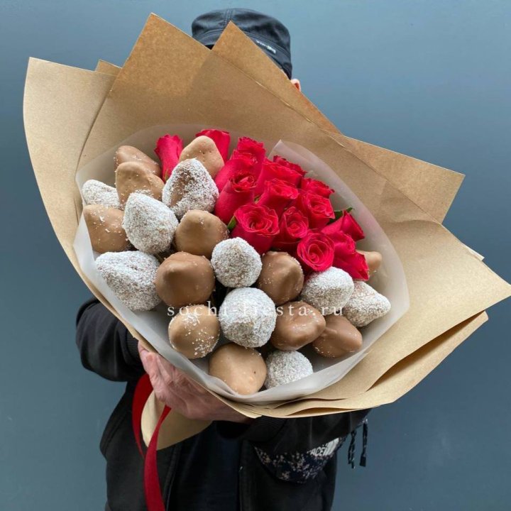 Розы и клубника в шоколаде Мерси в Нижневартовске