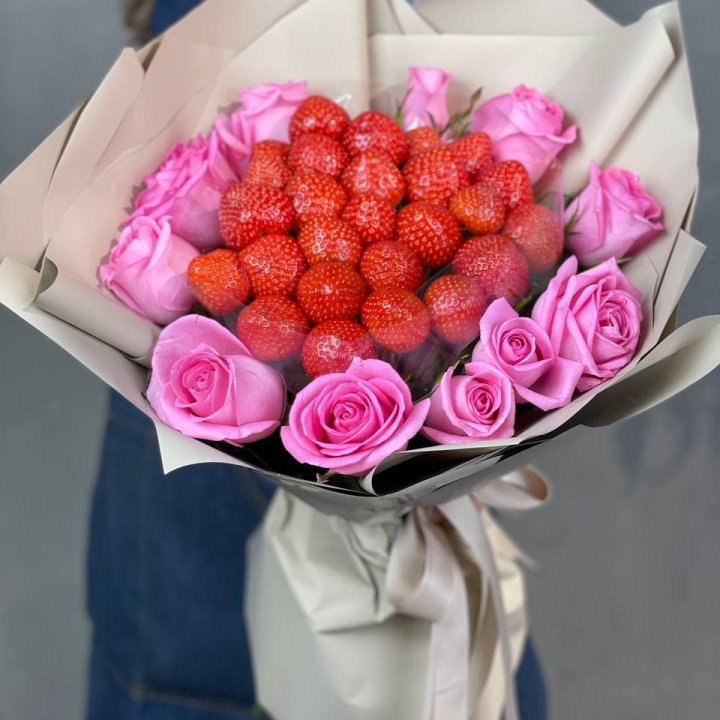 Клубника и розы в Нижневартовске
