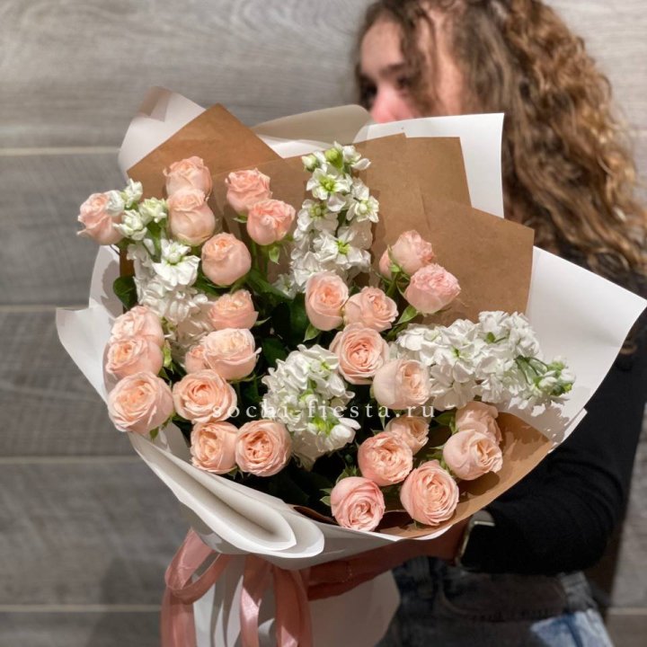 Букет бомбасти и маттиола в Нижневартовске