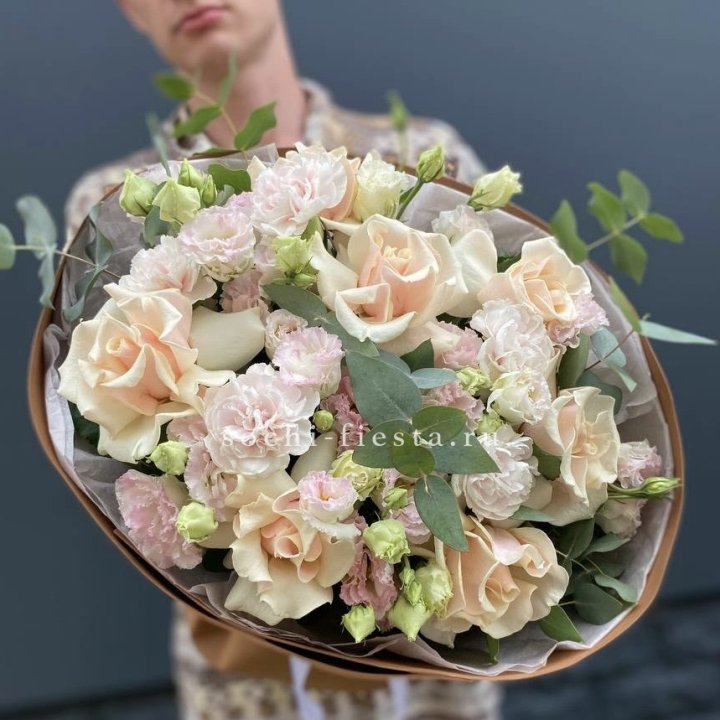  Букет кремовых роз "Мокко" в Нижневартовске