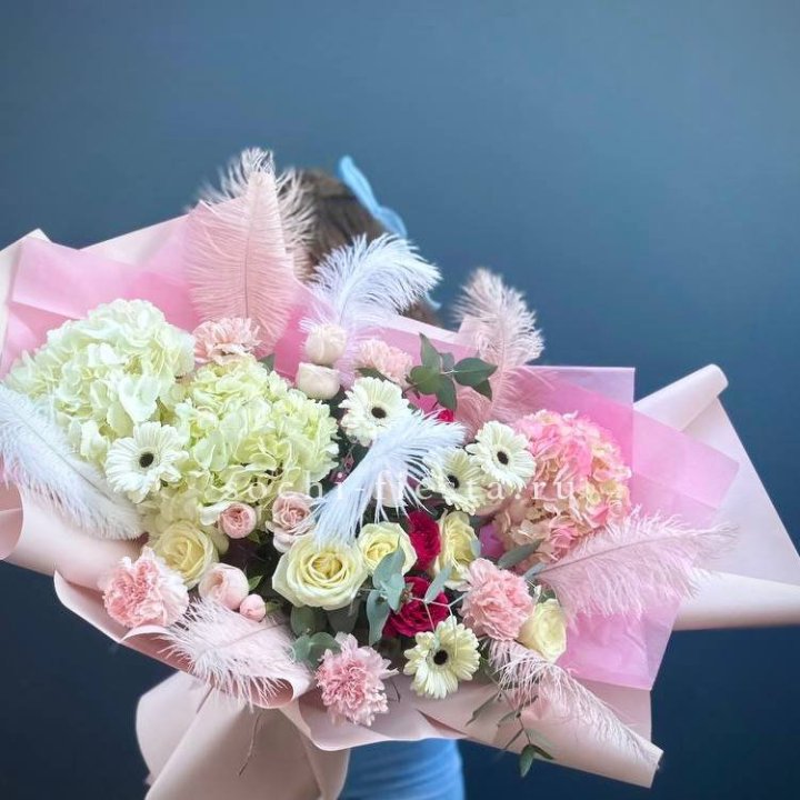 Дизайнерский букет "Валенсия-3" в Нижневартовске