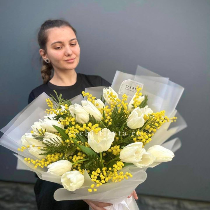 Букет тюльпанов и мимозы в Нижневартовске