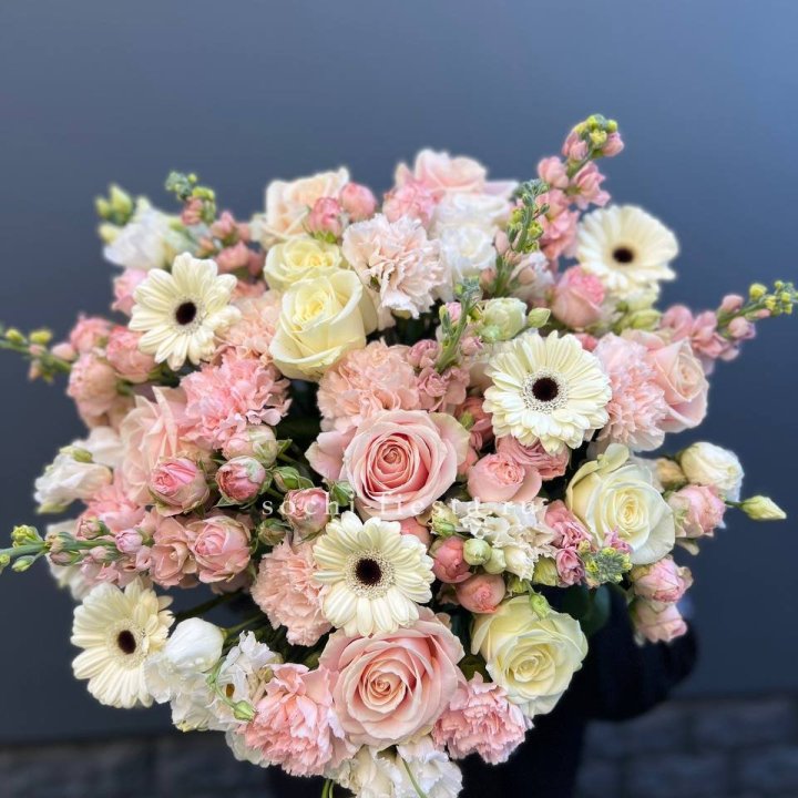 Авторский букет "Нежный" в Нижневартовске