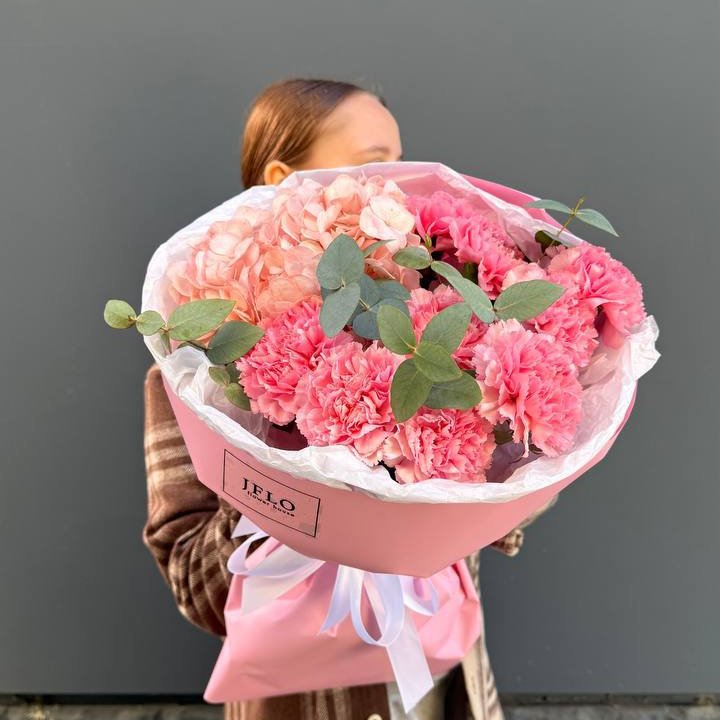 Дуо диантусы и гортензия в Нижневартовске