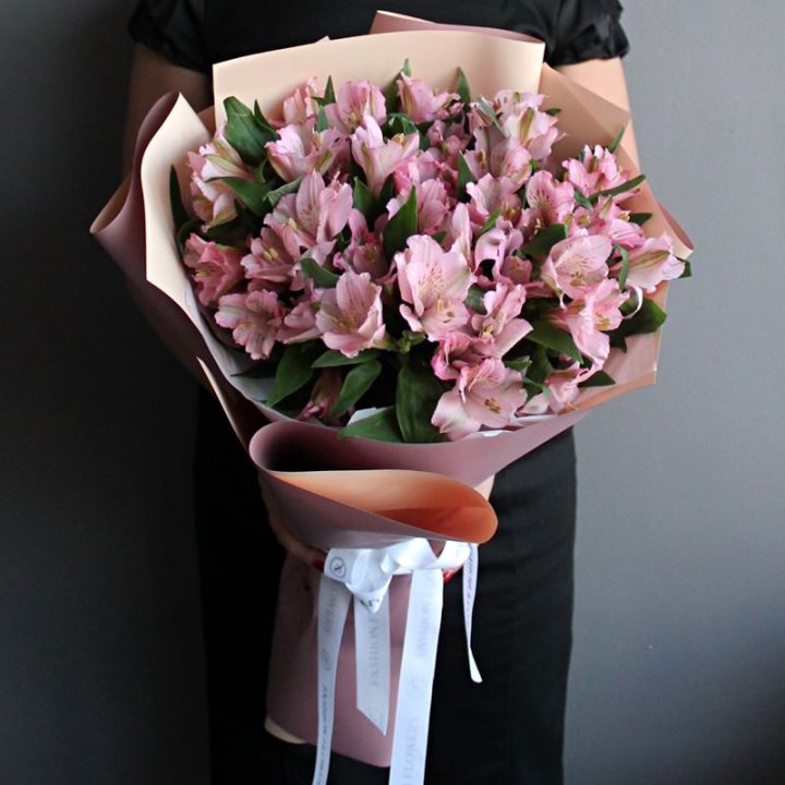 Букет розовых альстромерий в Нижневартовске