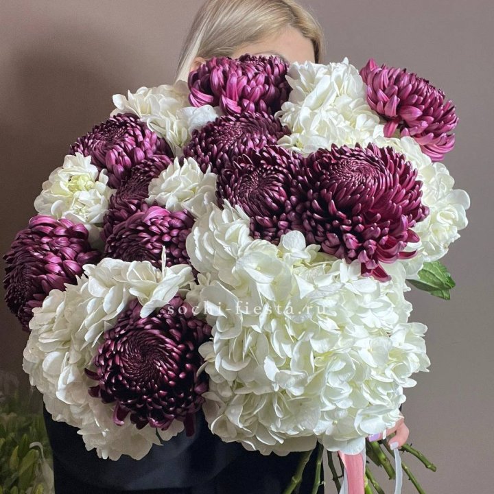 Охапка Бигуди и гортензий в Нижневартовске