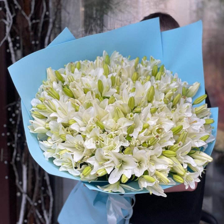 51 лилия в оформлении в Нижневартовске