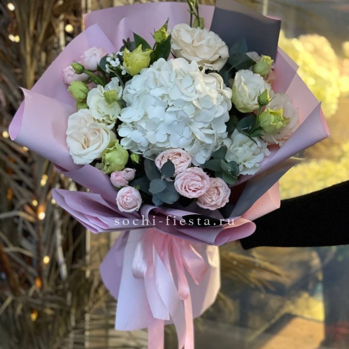 Букет с гортензией №3 в Нижневартовске