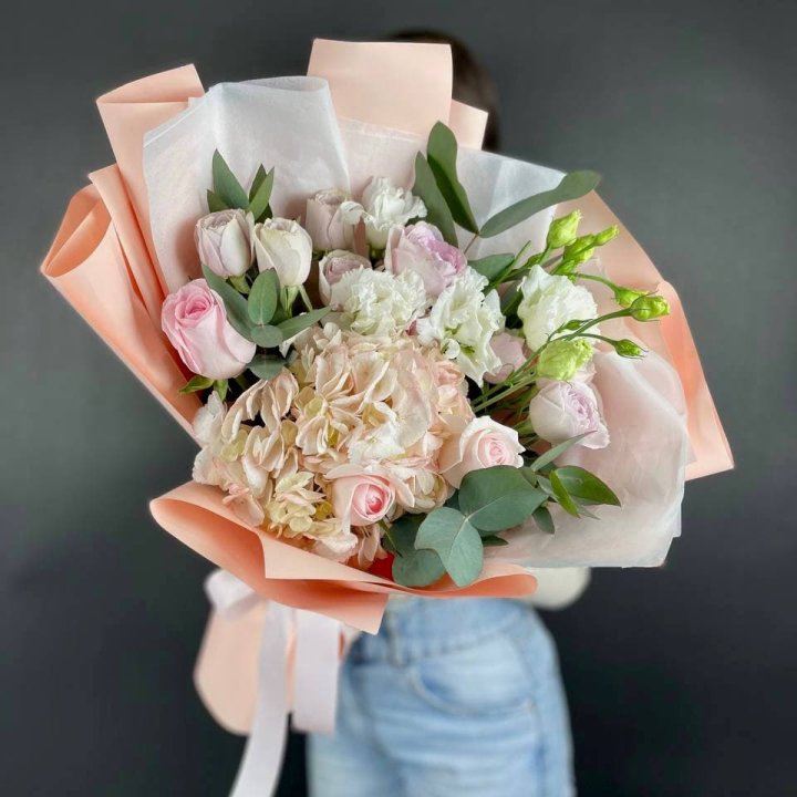 Букет с гортензией "Клодс" в Нижневартовске