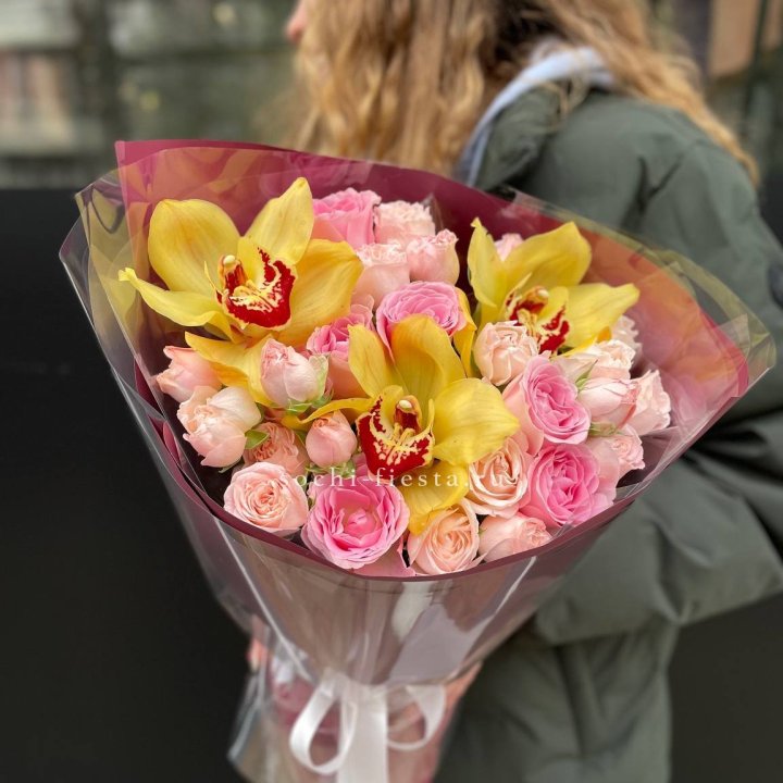  Букет орхидей и роз Есенья в Нижневартовске