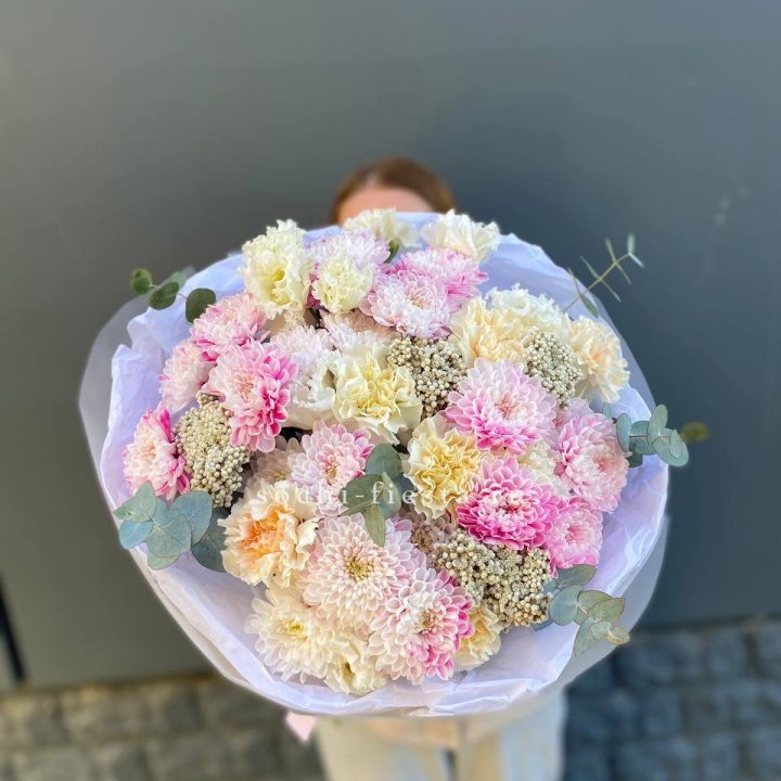 Букет из стойких цветов  в Нижневартовске