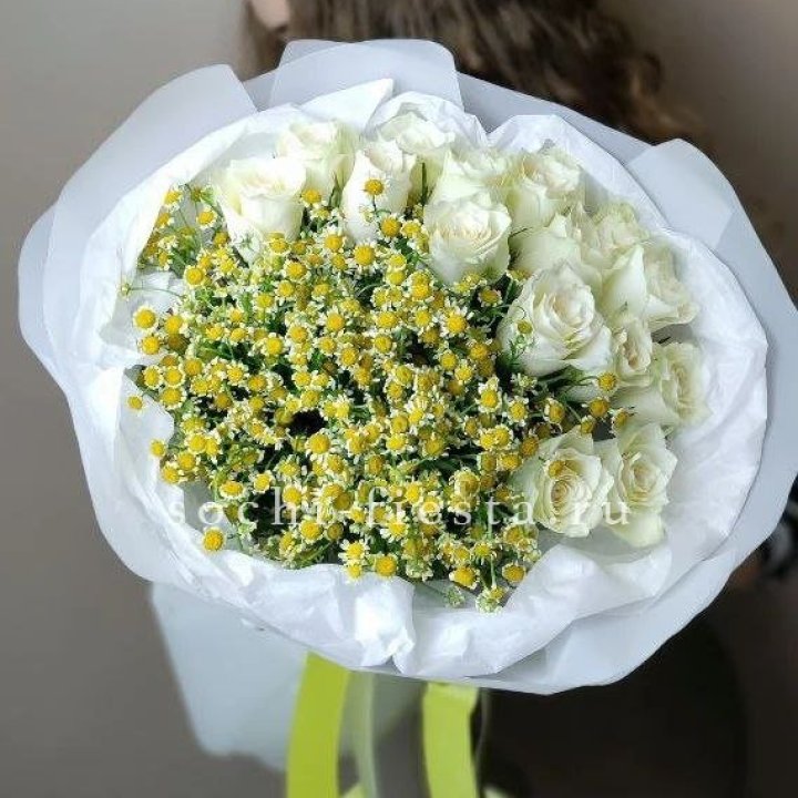 Букет ромашек и роз "Полина" в Нижневартовске