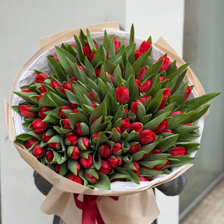 101 красный тюльпан в Нижневартовске