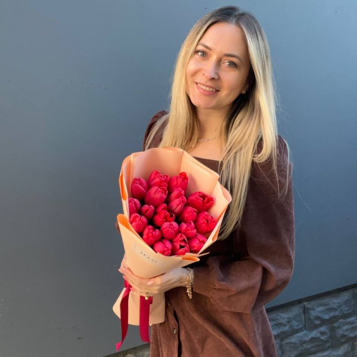  19 красных тюльпанов в Нижневартовске