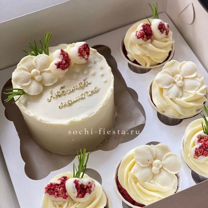 Капкейки и бенто-торт "Мамочке" в Нижневартовске