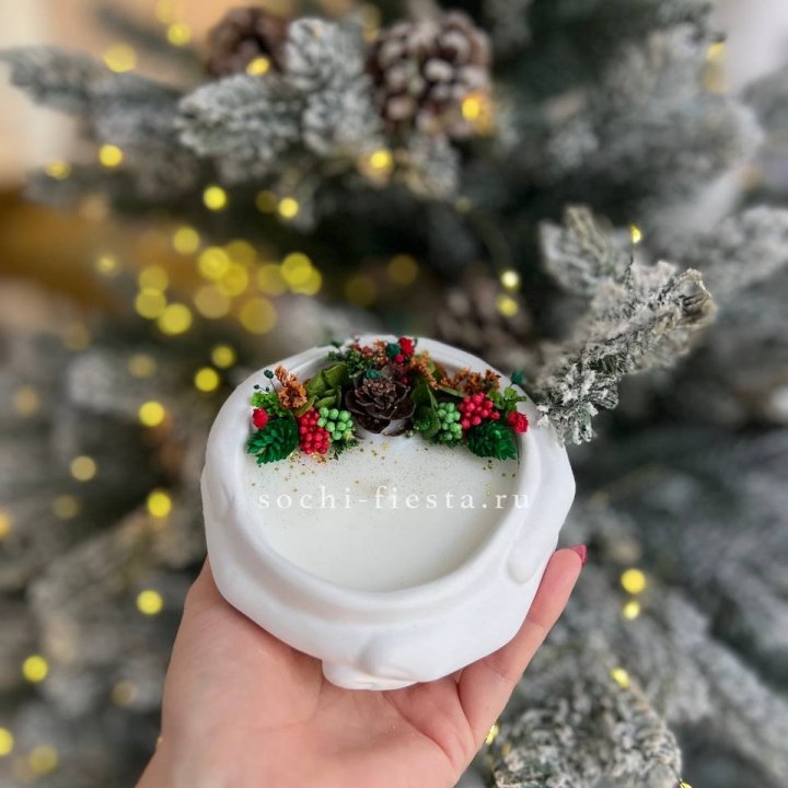 Свеча ароматическая в гипсе Руки с шишкой в Нижневартовске