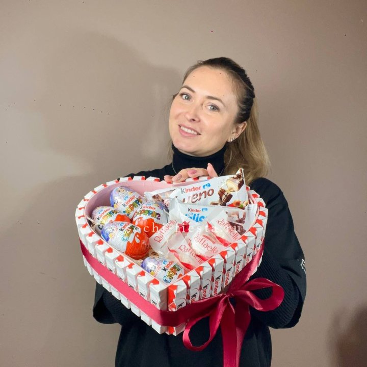 Подарочный набор сердце с Киндерами в Нижневартовске