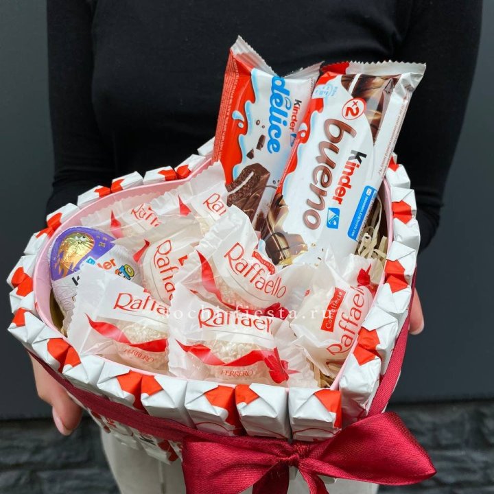 Подарочный набор сердце с Киндерами и Рафаэлло в Нижневартовске