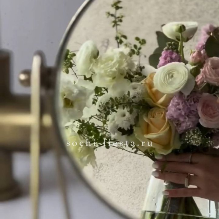 Цветочная подписка "Пакет средний" в Нижневартовске