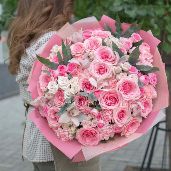 Дизайнерский букет "Барби" в Нижневартовске