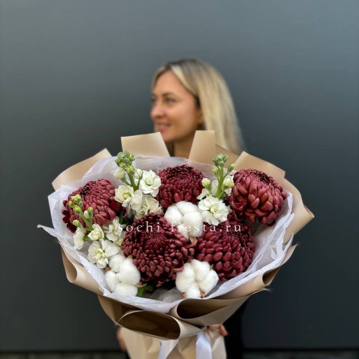 Хризантемы с маттиолой в Нижневартовске