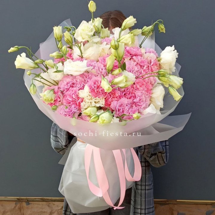 Букет из эустом и диантусов  в Нижневартовске