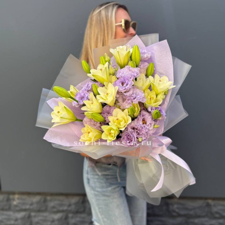  Букет лилий и эустом в Нижневартовске