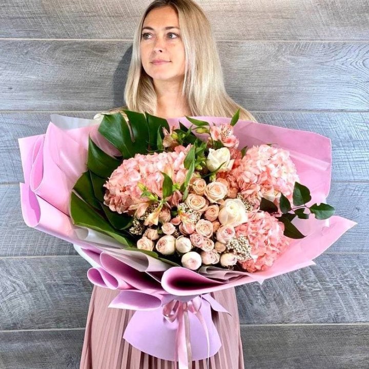 Дизайнерский букет "Валенсия-2" в Нижневартовске