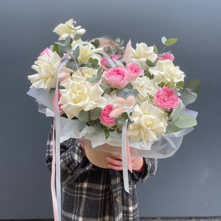 Кашпо с розами в Нижневартовске