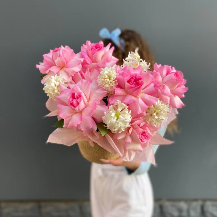 Дуо розы и гиацинты с доставкой в Нижневартовске