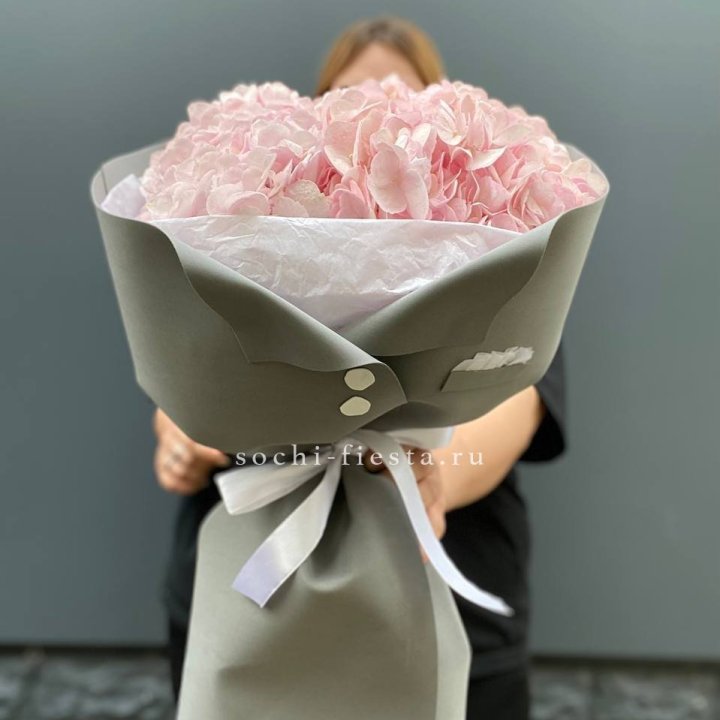  Букет  пиджачок из 5 гортензий в Нижневартовске