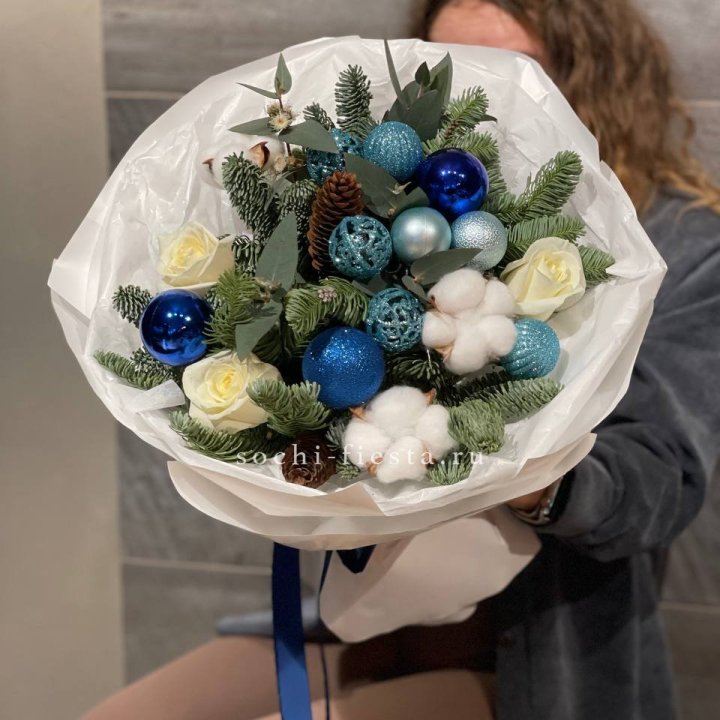 Новогодний букет "Синий иней" в Нижневартовске