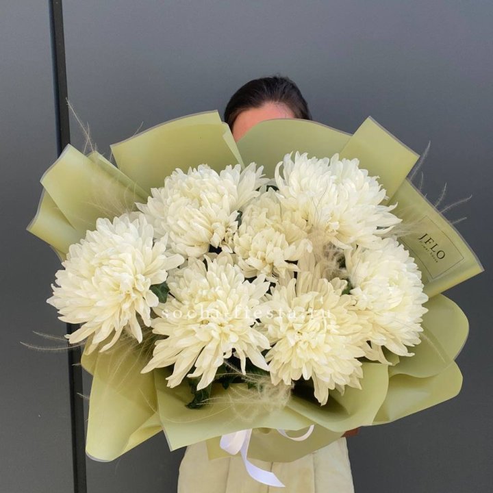 Букет одноголовых хризантем  в Нижневартовске