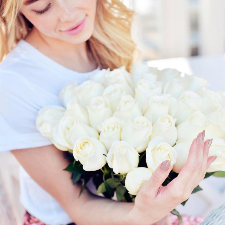 Букет высоких роз "Облака" в Нижневартовске