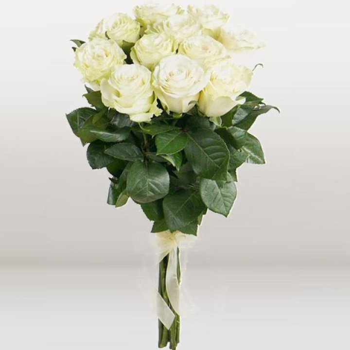 11 белых голландских роз в Нижневартовске