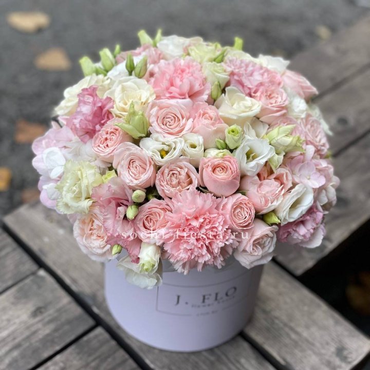 Цветочный бокс "Люксур" в Нижневартовске