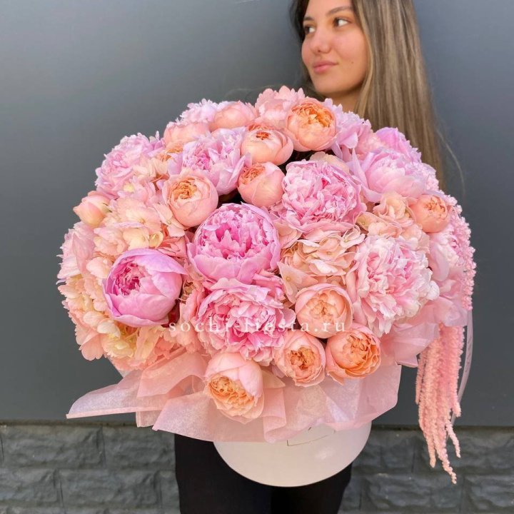 Коробка с пионами "Дабл фловер" в Нижневартовске