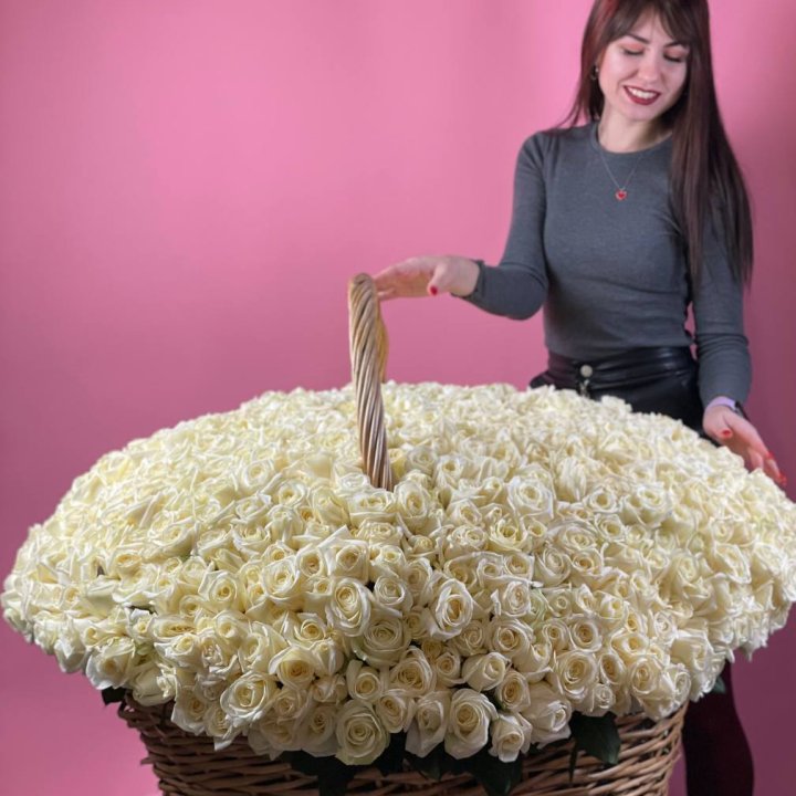 1001 белая роза в Нижневартовске