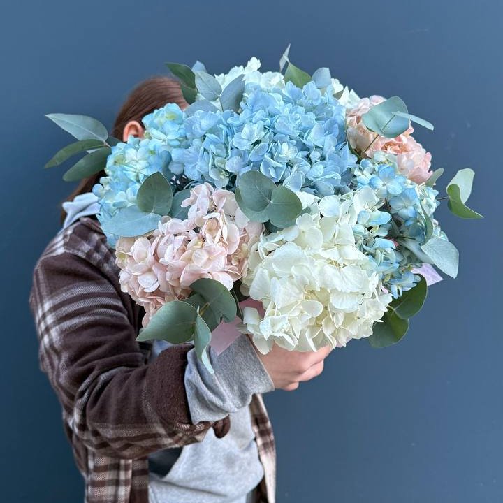 Гортензии в коробочке в Нижневартовске