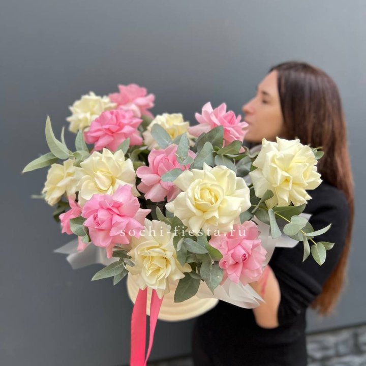 Зефирный бокс из 17 французских роз микс в Нижневартовске