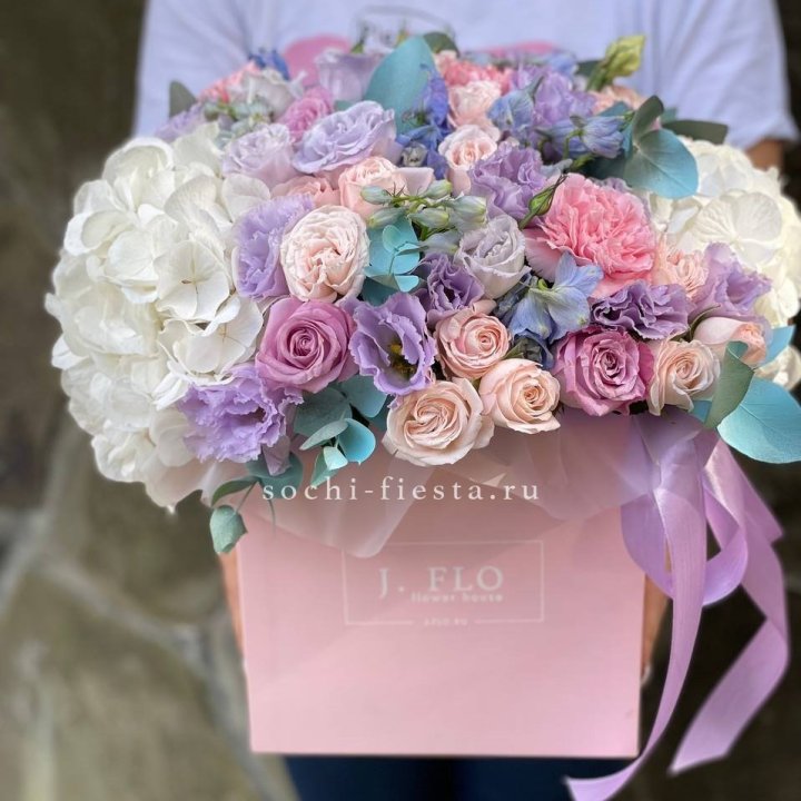 Цветочный бокс макси каб в Нижневартовске