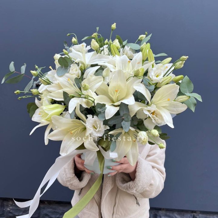 Бокс лилий и эустомы в Нижневартовске