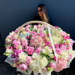 Заказать КОРЗИНЫ С ЦВЕТАМИ в Нижневартовске с доставкой и по самым низким ценам