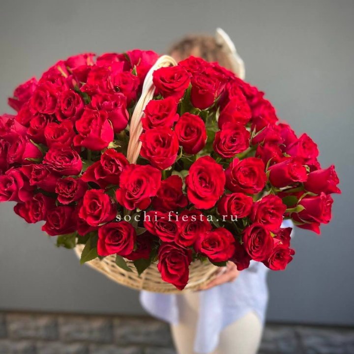 121 красная роза в корзине   в Нижневартовске