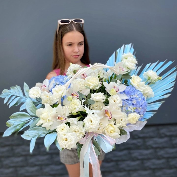 Цветочная корзина "Блю винч" в Нижневартовске