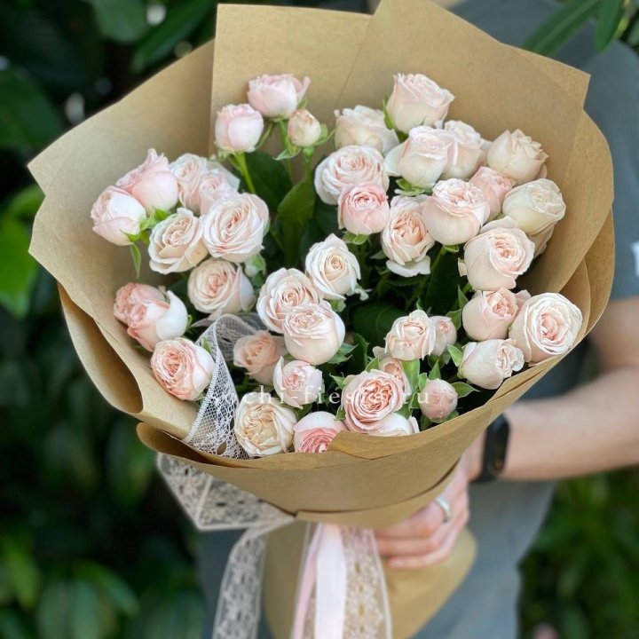 Кустовые розы букет №1 в Нижневартовске